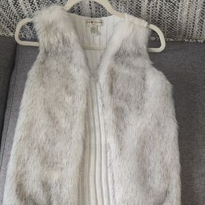 Love Change White Faux Fur Vest With Sweater Back